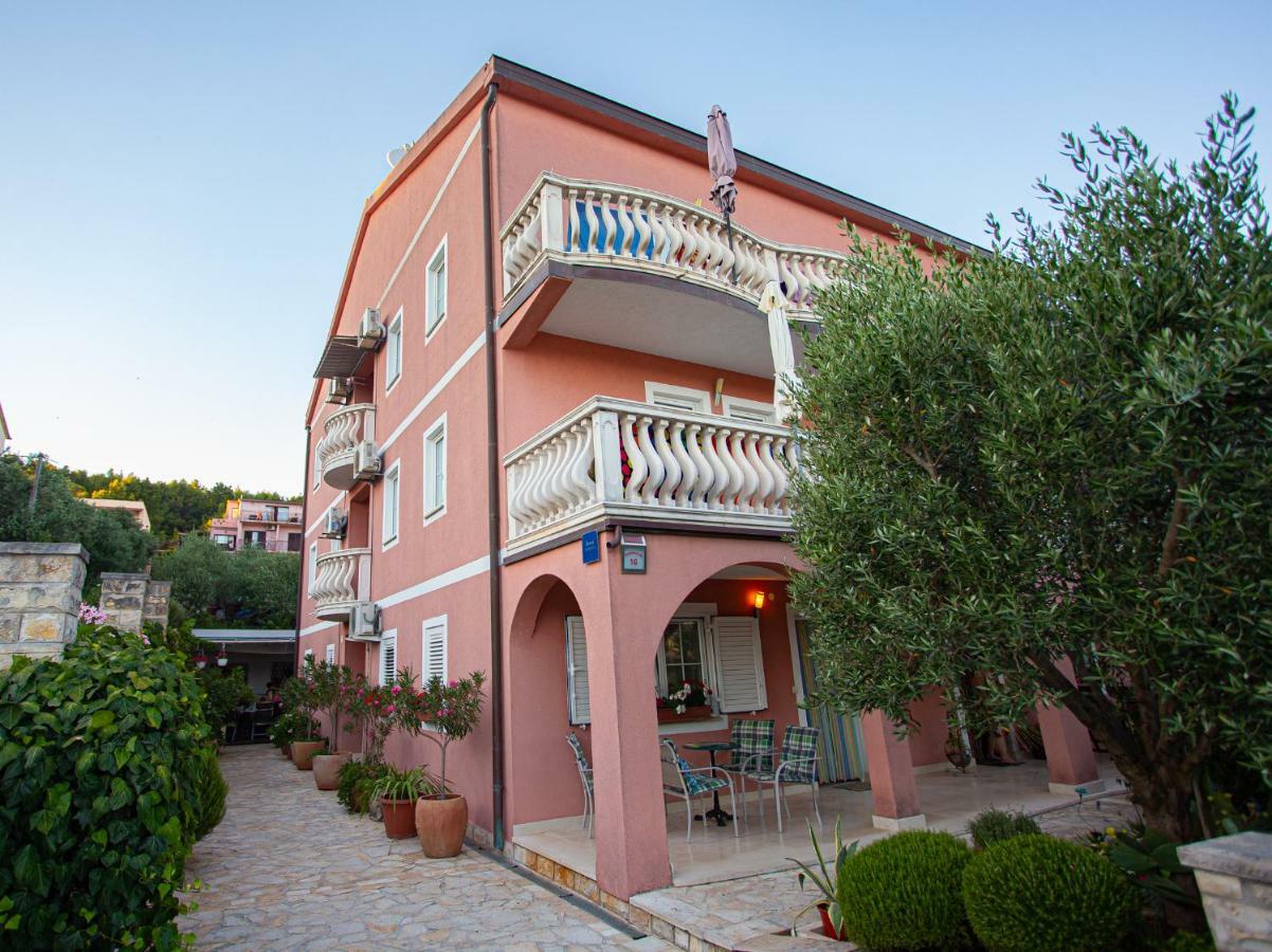 Apartments Ljubo Stari Grad  Exterior photo