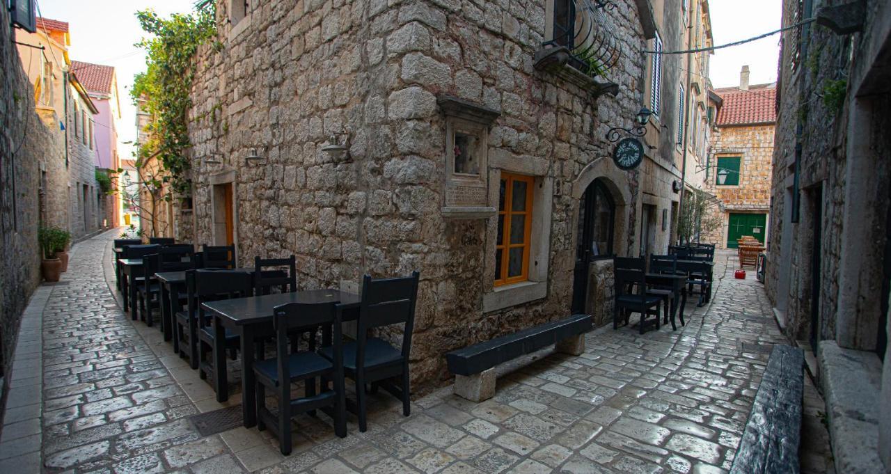 Apartments Ljubo Stari Grad  Exterior photo