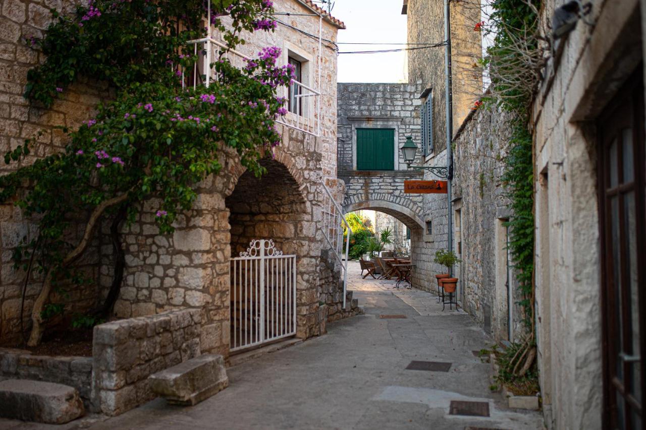 Apartments Ljubo Stari Grad  Exterior photo